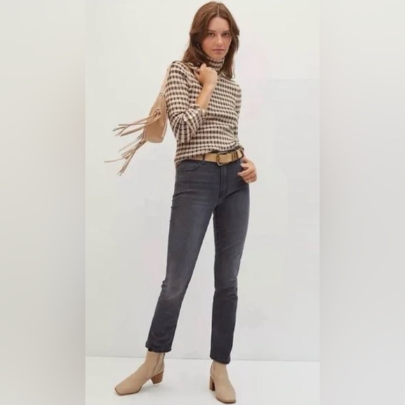 MOTHER Dazzler Mid Rise Ankle Jeans. - Picture 6 of 8